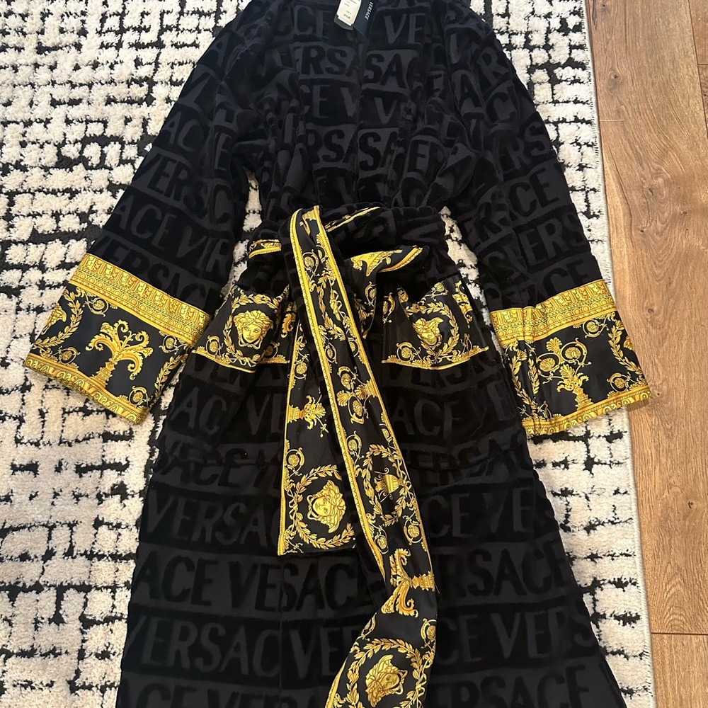 Versace baroque Robe - Picture 5 of 6